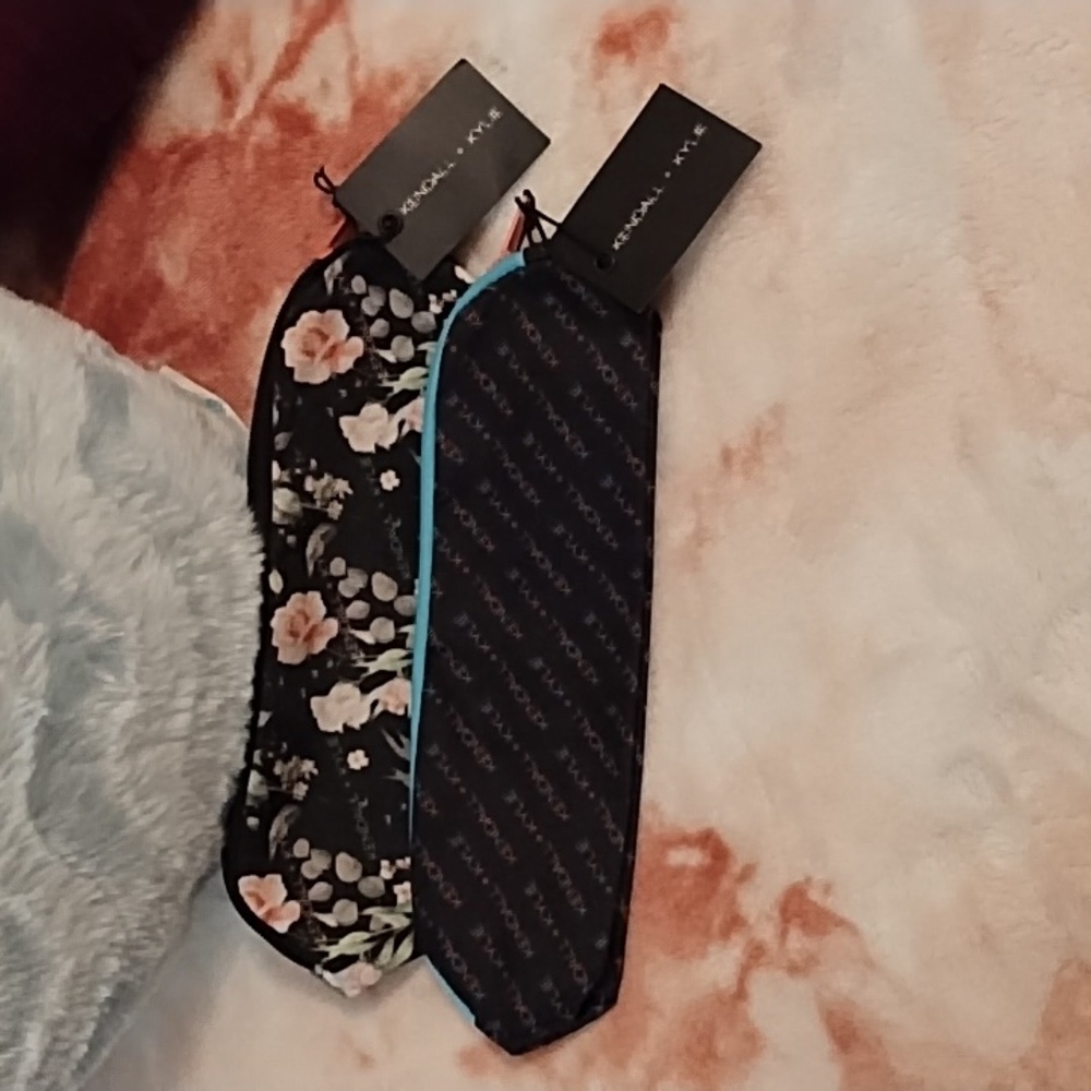 Kendall & Kylie Set of 2 Zippered Pouches